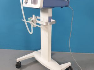 Medela Bassic 30 Absauger auf fahrbarem Gestell