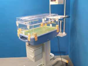 Drager Dräger  Baybtherm Wärmebettchen + Babytherm 8010 Strahler