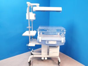 Dräger Babytherm 8000, fahrbare Reanimationseinheit für Neugeborene mit Wärmestrahler