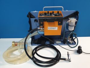 Dräger Draeger Oxylog 2000 mit Traggestellt ,Beatmungsgerät