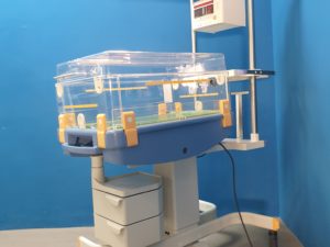 Drager Dräger  Baybtherm Wärmebettchen + Babytherm 8010 Strahler