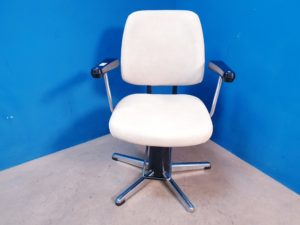 Untersuchungsstuhl mit Armlehne