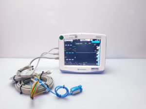 Nihon Kohden PVM 2703  VISMO Überwachungsmonitor