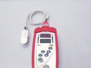 Masimo Rad-5  Rad5  Mobiles Pulsoximeter mit Fingersensor  SpO2 Pulsoxymeter