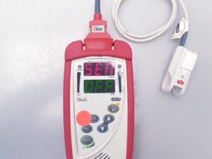 Masimo Rad-5 Mobiles Pulsoximeter mit Fingersensor