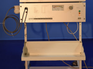 Zimmer Elektromedizin Reizstromgerät Galva 4 und Ultraschall-Therapiegerät Sono 3 incl.Rollwagen